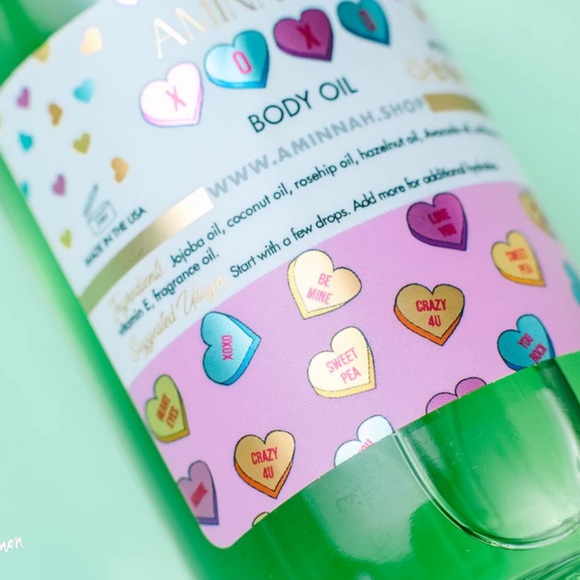 AMINNAH Skincare “XOXO” Moisturizing Candy Heart Scented Body Oil (1 Bottle) - Picture 2 of 8